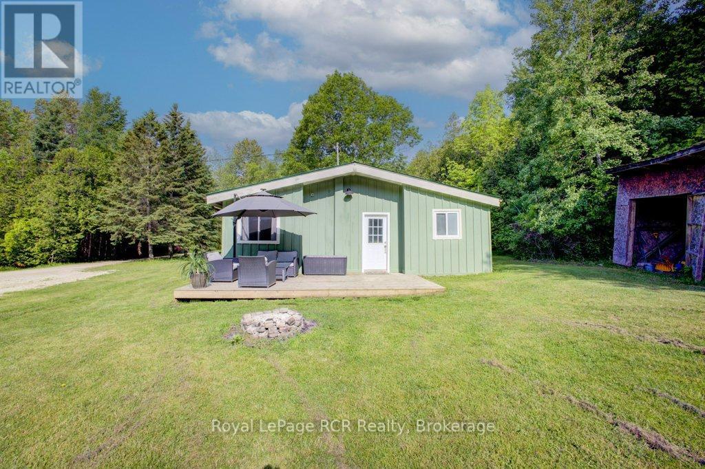 












8667 SIDE ROAD 15 ROAD

,
Wellington North,




Ontario
N0G1A0

