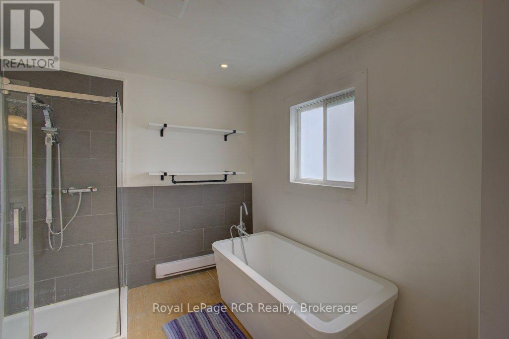 












8667 SIDE ROAD 15 ROAD

,
Wellington North,




Ontario
N0G1A0

