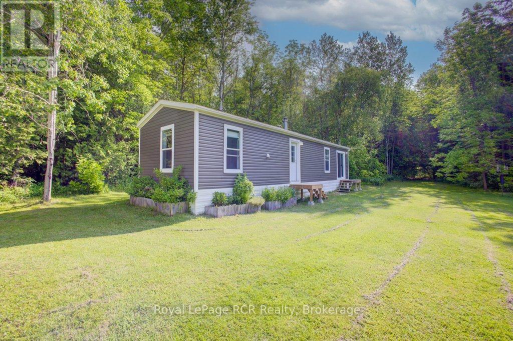 












8667 SIDE ROAD 15 ROAD

,
Wellington North,




Ontario
N0G1A0

