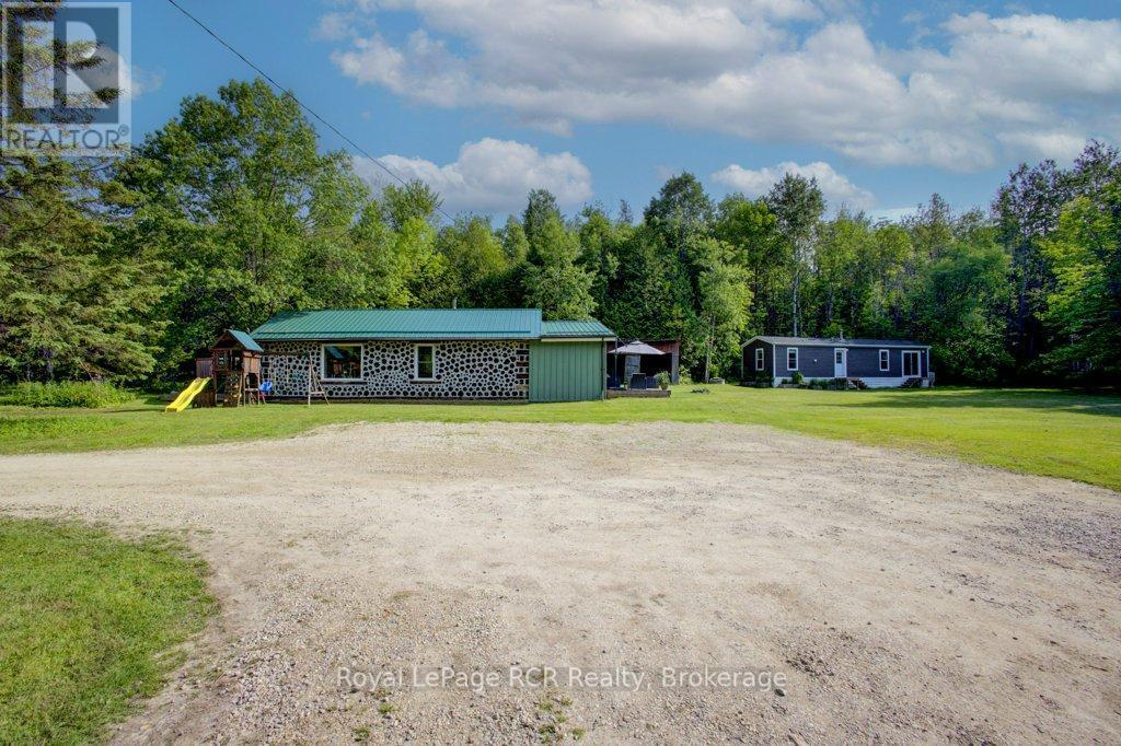 












8667 SIDE ROAD 15 ROAD

,
Wellington North,




Ontario
N0G1A0

