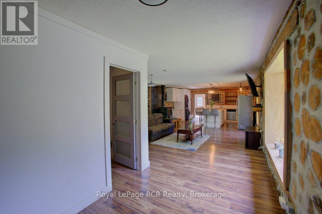 












8667 SIDE ROAD 15 ROAD

,
Wellington North,




Ontario
N0G1A0

