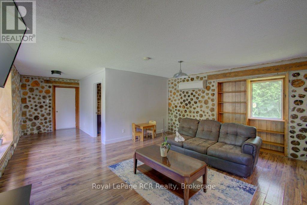 












8667 SIDE ROAD 15 ROAD

,
Wellington North,




Ontario
N0G1A0

