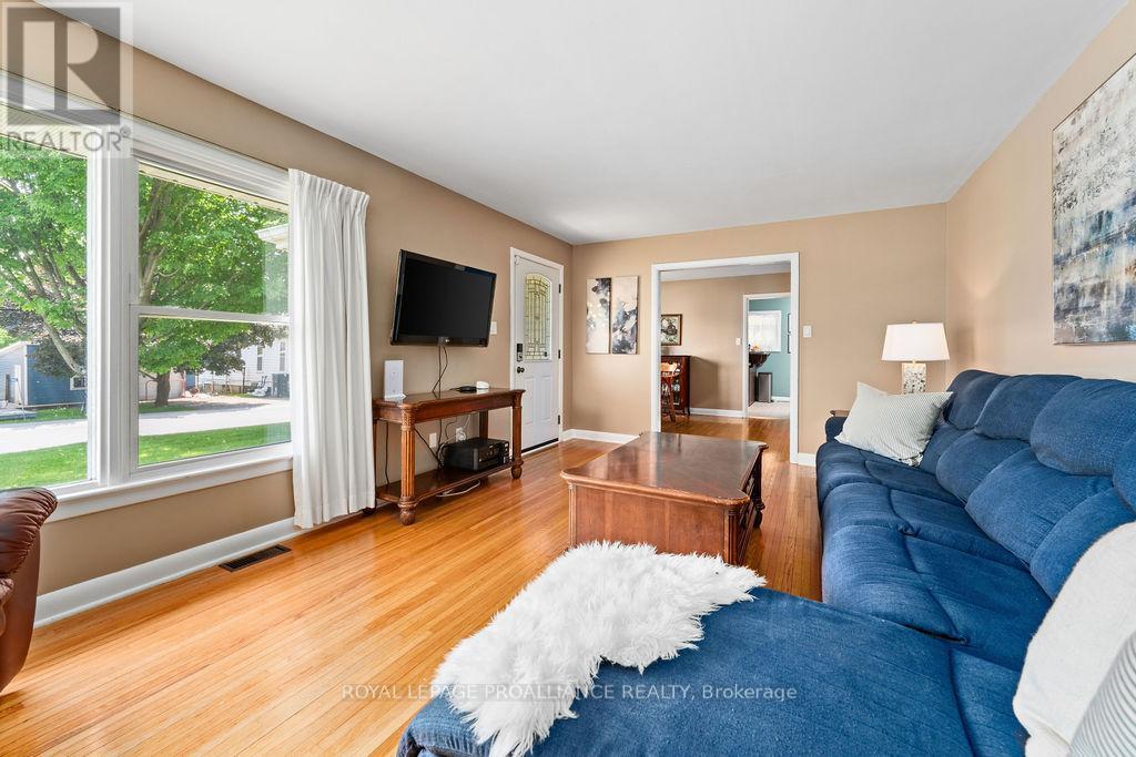 












1036 WAGARVILLE ROAD

,
Frontenac (Frontenac Centre),




Ontario
K0H2K0

