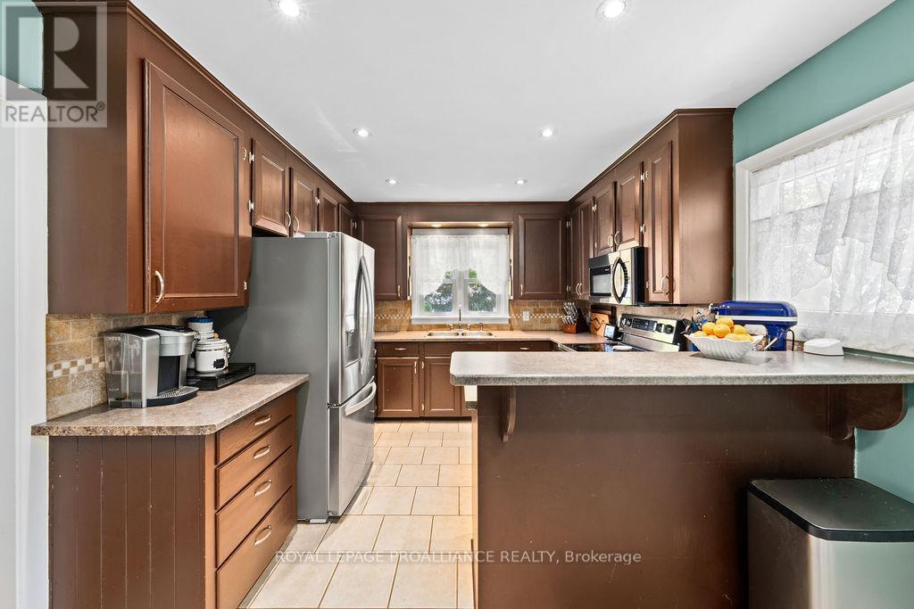 












1036 WAGARVILLE ROAD

,
Frontenac (Frontenac Centre),




Ontario
K0H2K0

