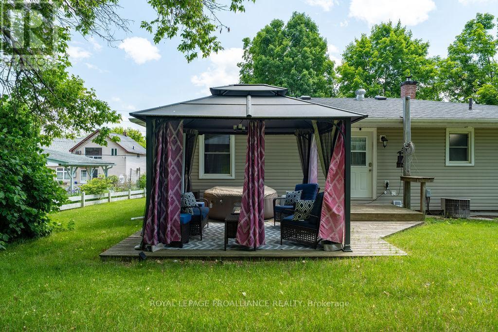 












1036 WAGARVILLE ROAD

,
Frontenac (Frontenac Centre),




Ontario
K0H2K0

