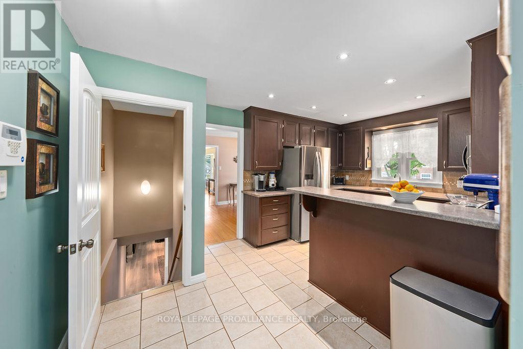 












1036 WAGARVILLE ROAD

,
Frontenac (Frontenac Centre),




Ontario
K0H2K0

