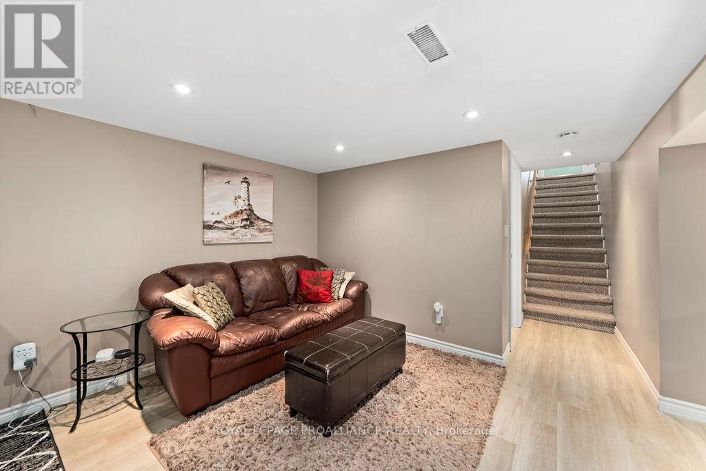 












1036 WAGARVILLE ROAD

,
Frontenac (Frontenac Centre),




Ontario
K0H2K0

