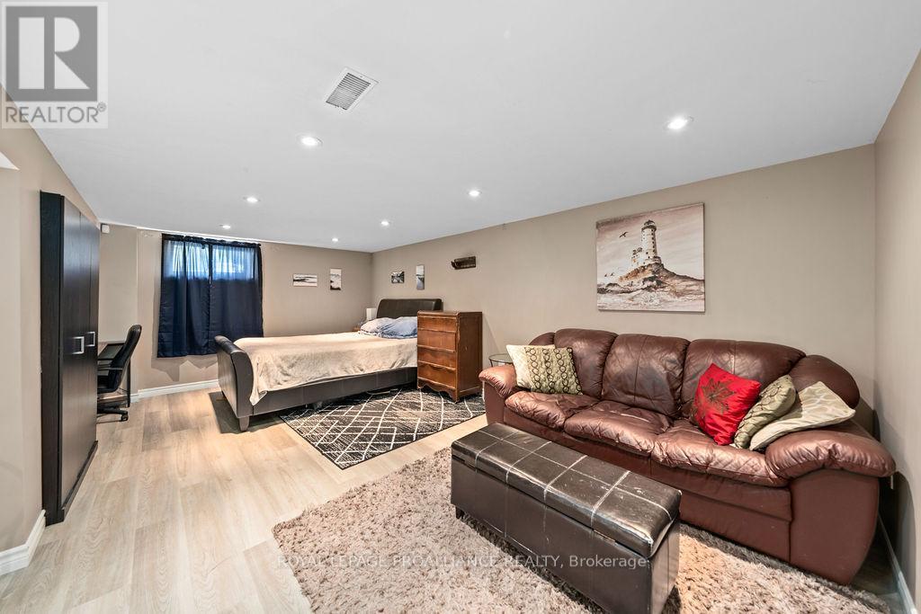 












1036 WAGARVILLE ROAD

,
Frontenac (Frontenac Centre),




Ontario
K0H2K0


