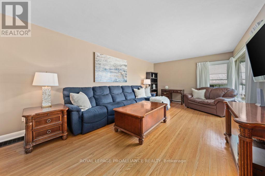 












1036 WAGARVILLE ROAD

,
Frontenac (Frontenac Centre),




Ontario
K0H2K0

