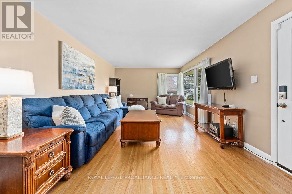 












1036 WAGARVILLE ROAD

,
Frontenac (Frontenac Centre),




Ontario
K0H2K0

