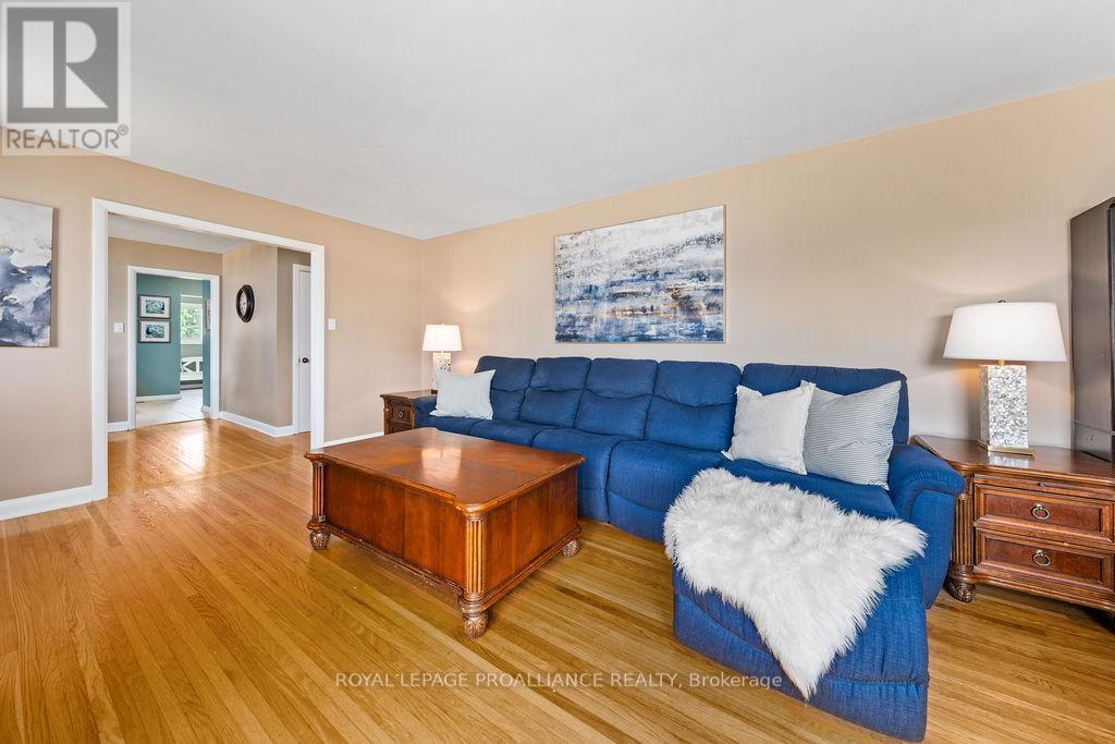 












1036 WAGARVILLE ROAD

,
Frontenac (Frontenac Centre),




Ontario
K0H2K0

