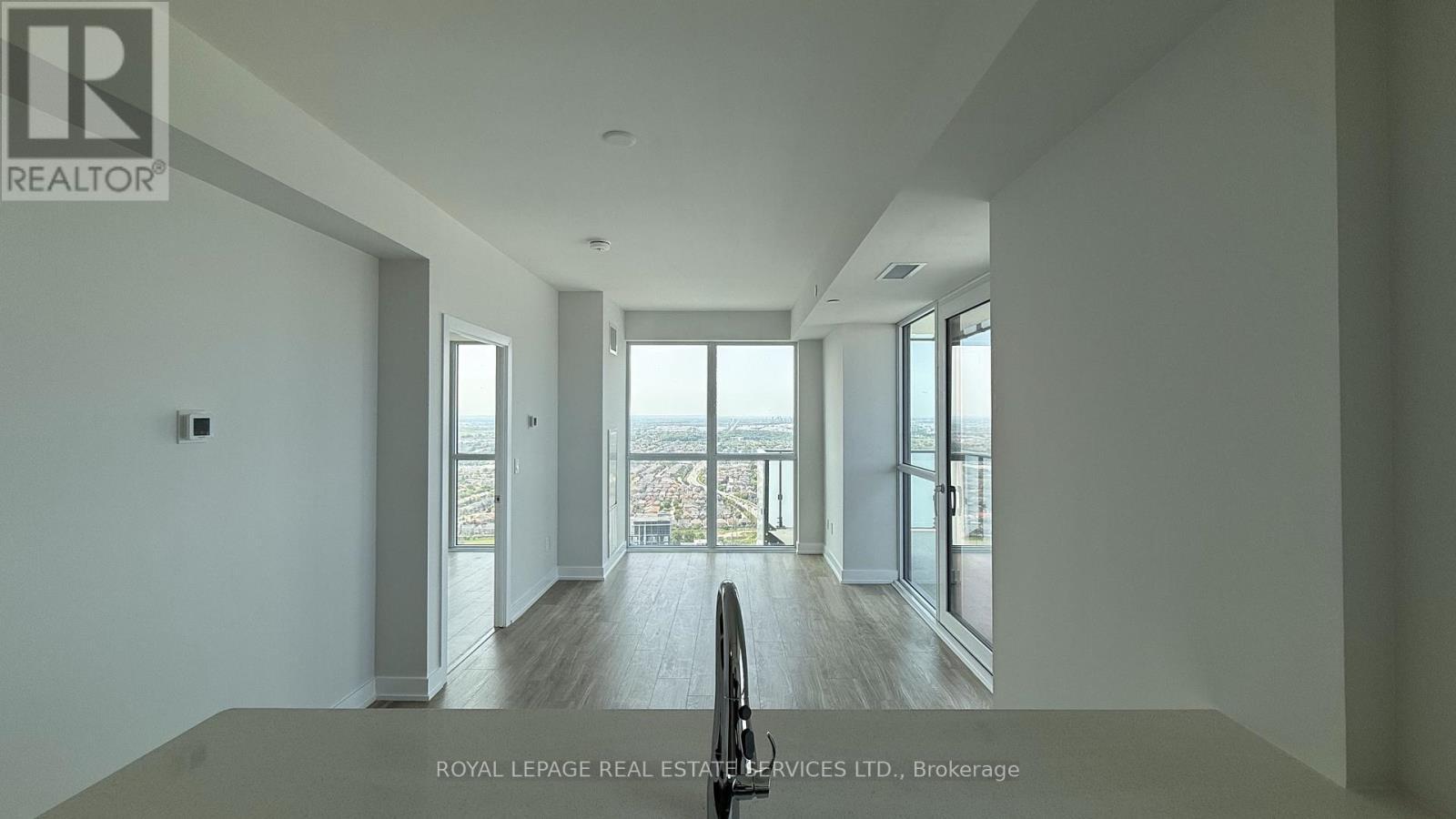 












4611 - 430 SQUARE ONE DRIVE

,
Mississauga,




Ontario
L5B0L6


