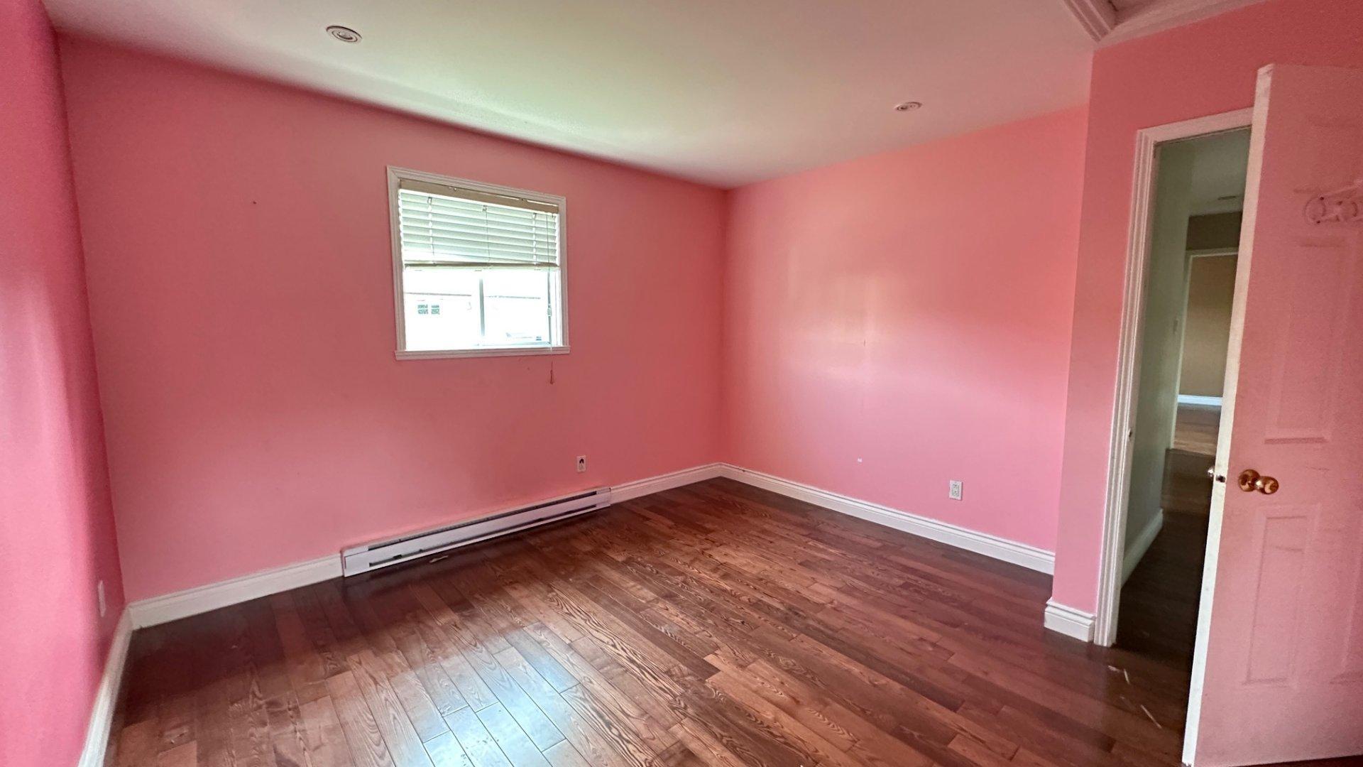 









23


Rue Nelligan

,
Kirkland,




QC
H9J3X1

