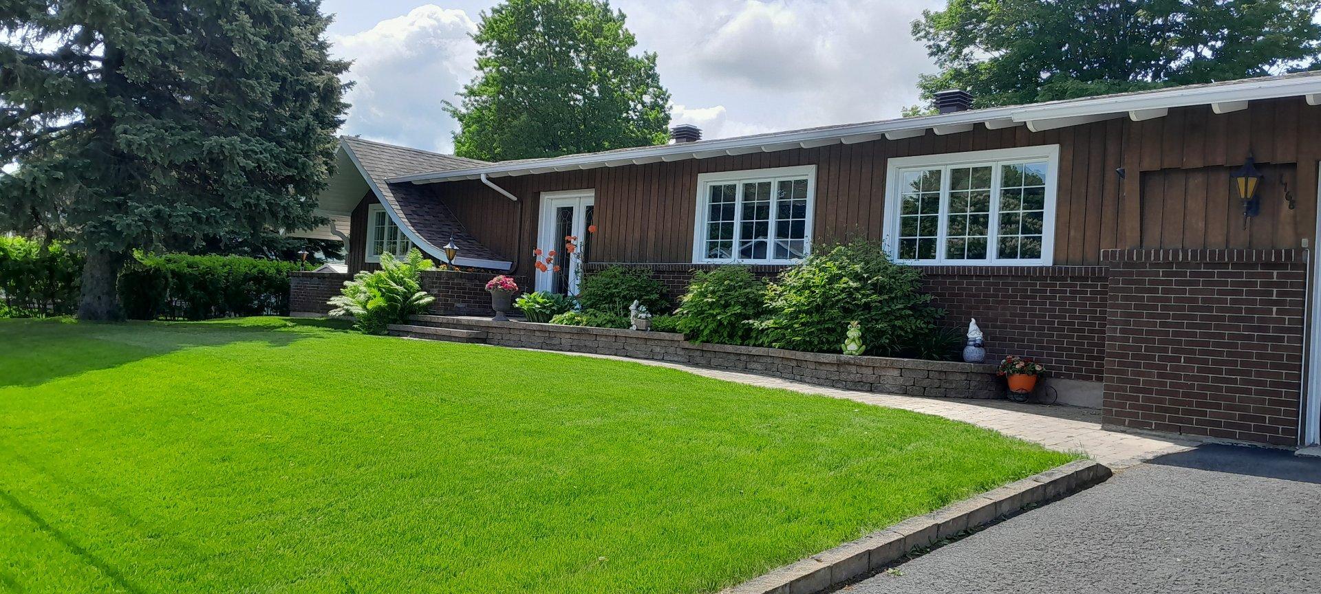 









1768


Rue Desjardins

,
Mont-Joli,




QC
G5H3E2

