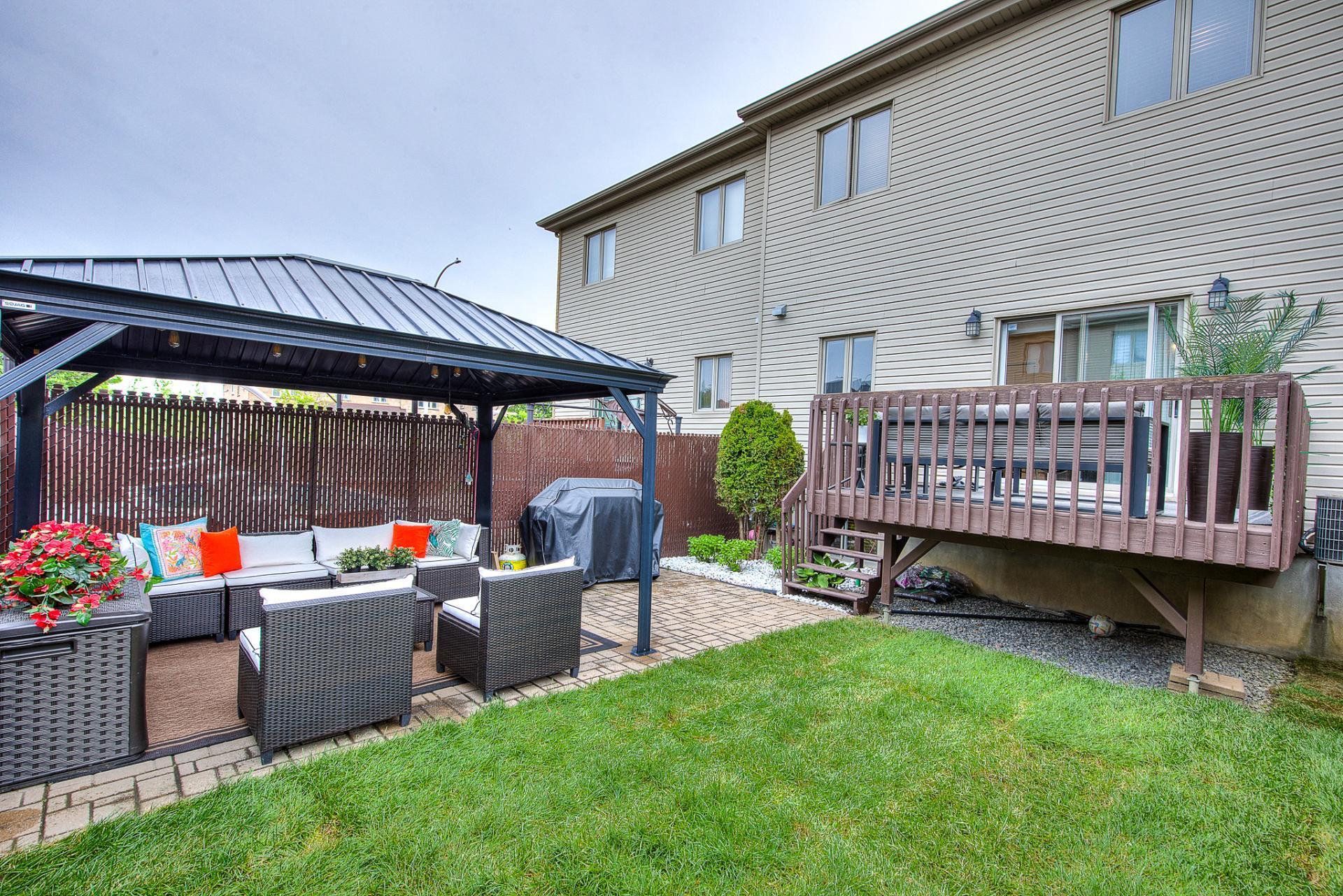 









2073Z


100e Avenue

,
Laval (Chomedey),




QC
H7T3C4

