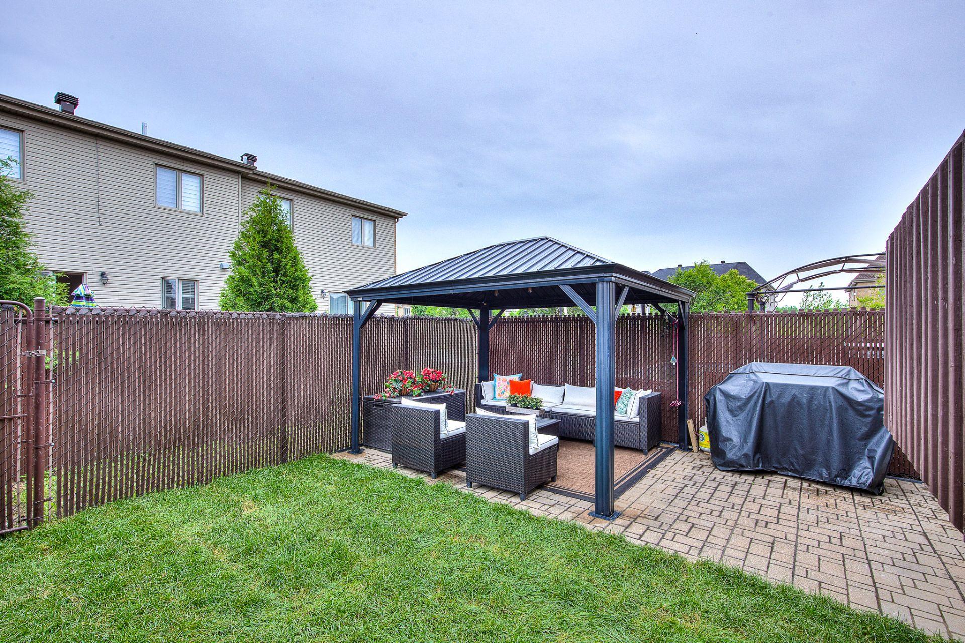 









2073Z


100e Avenue

,
Laval (Chomedey),




QC
H7T3C4

