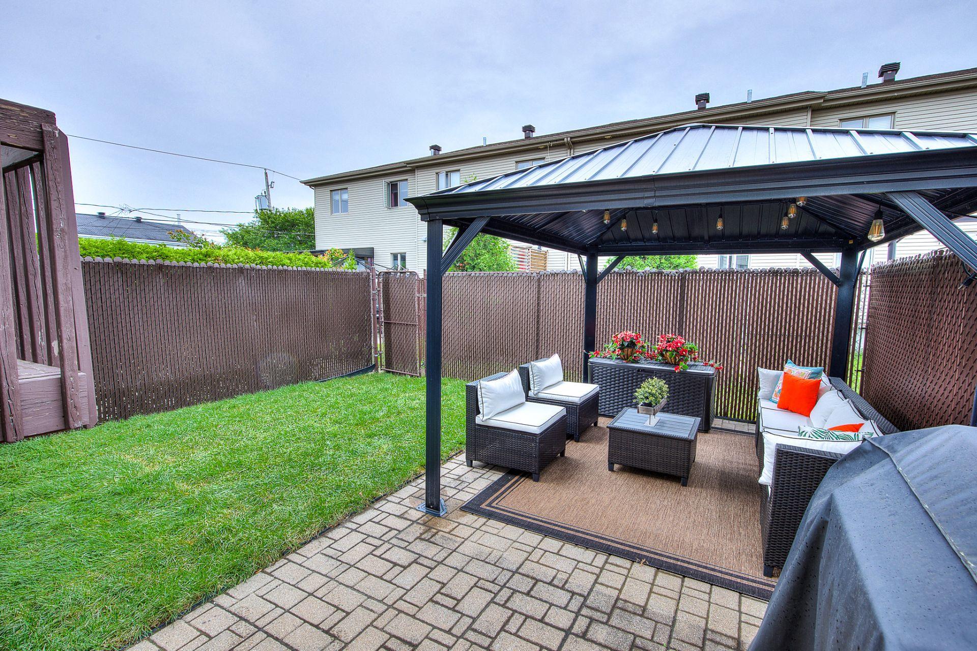 









2073Z


100e Avenue

,
Laval (Chomedey),




QC
H7T3C4

