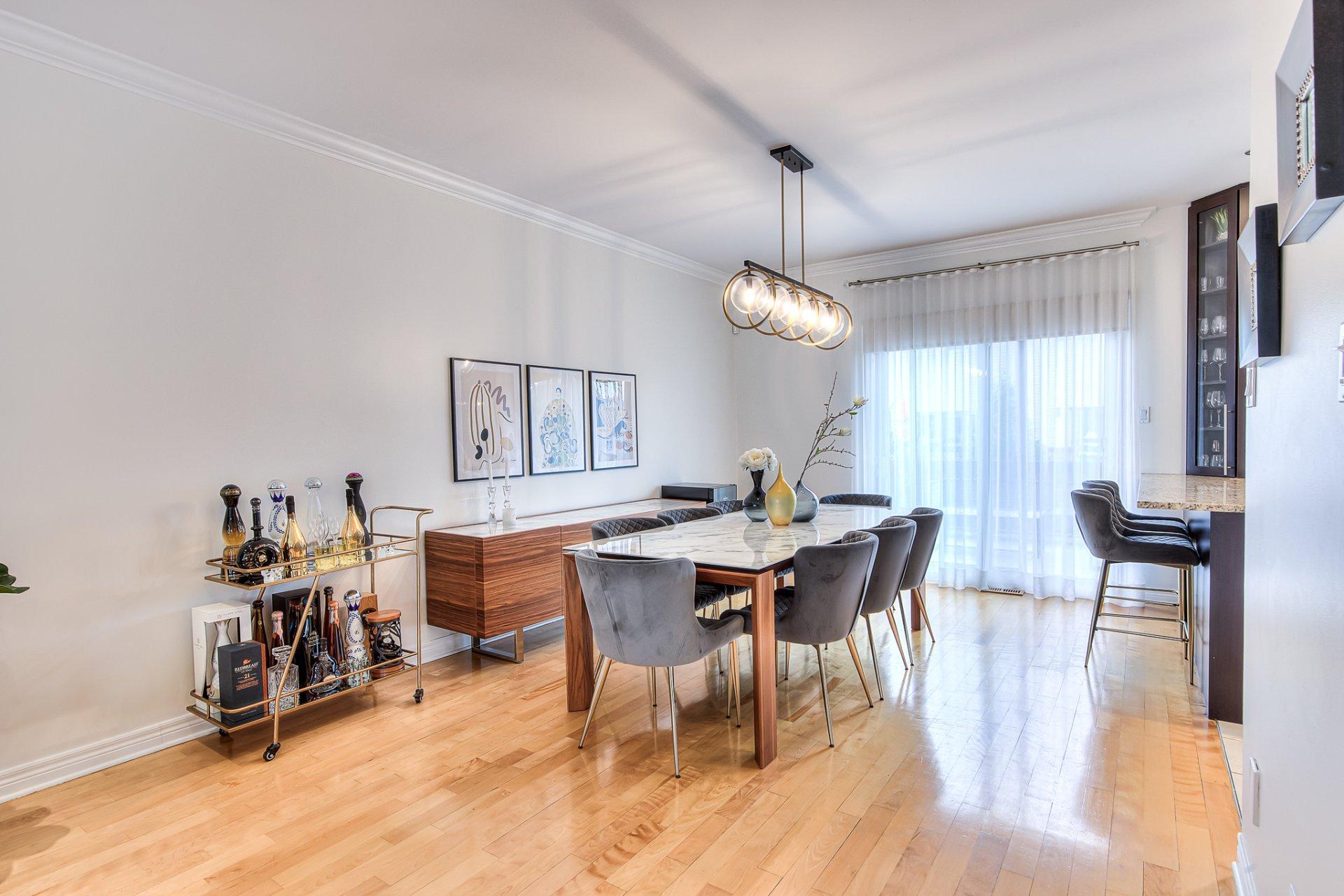









2073Z


100e Avenue

,
Laval (Chomedey),




QC
H7T3C4

