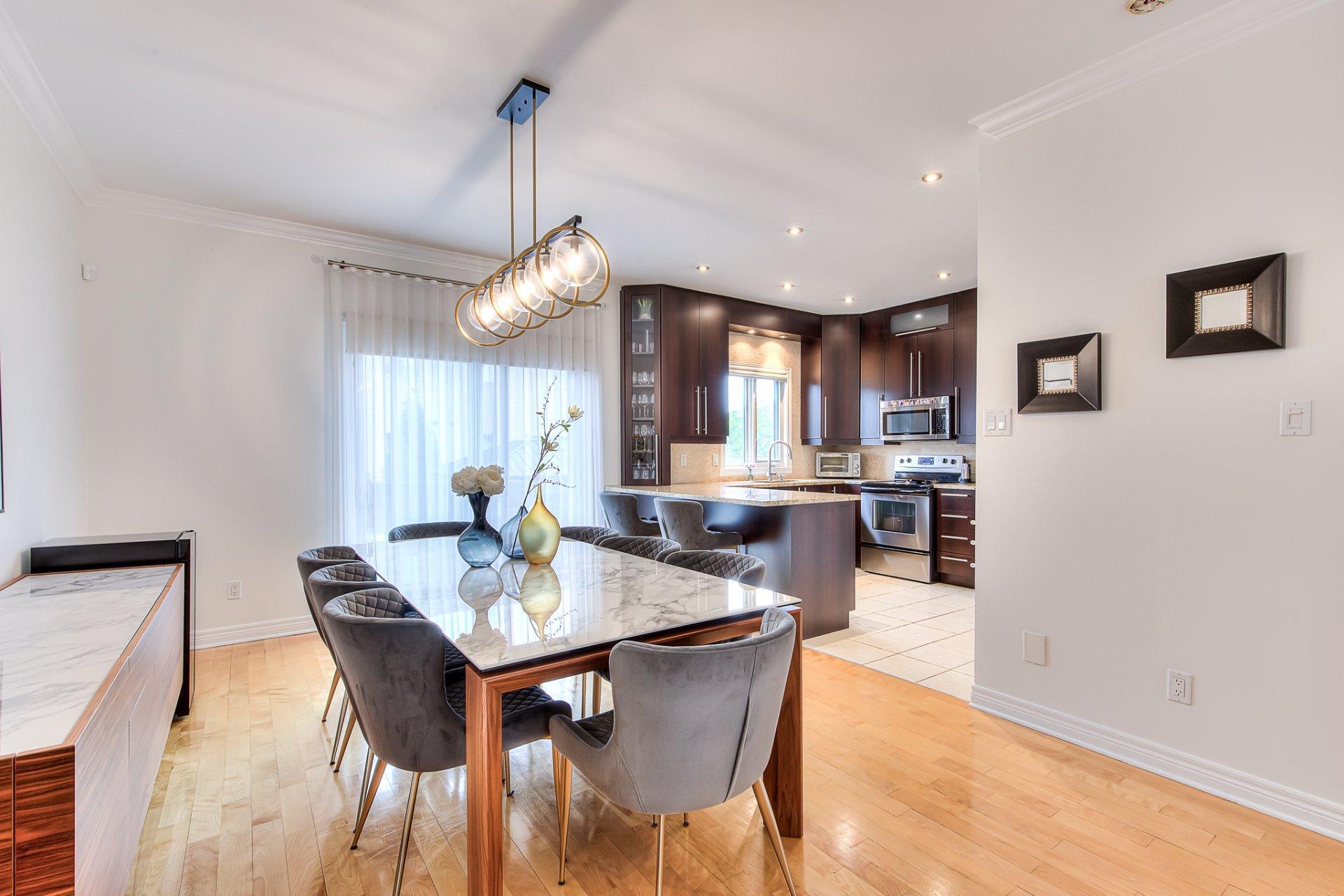 









2073Z


100e Avenue

,
Laval (Chomedey),




QC
H7T3C4

