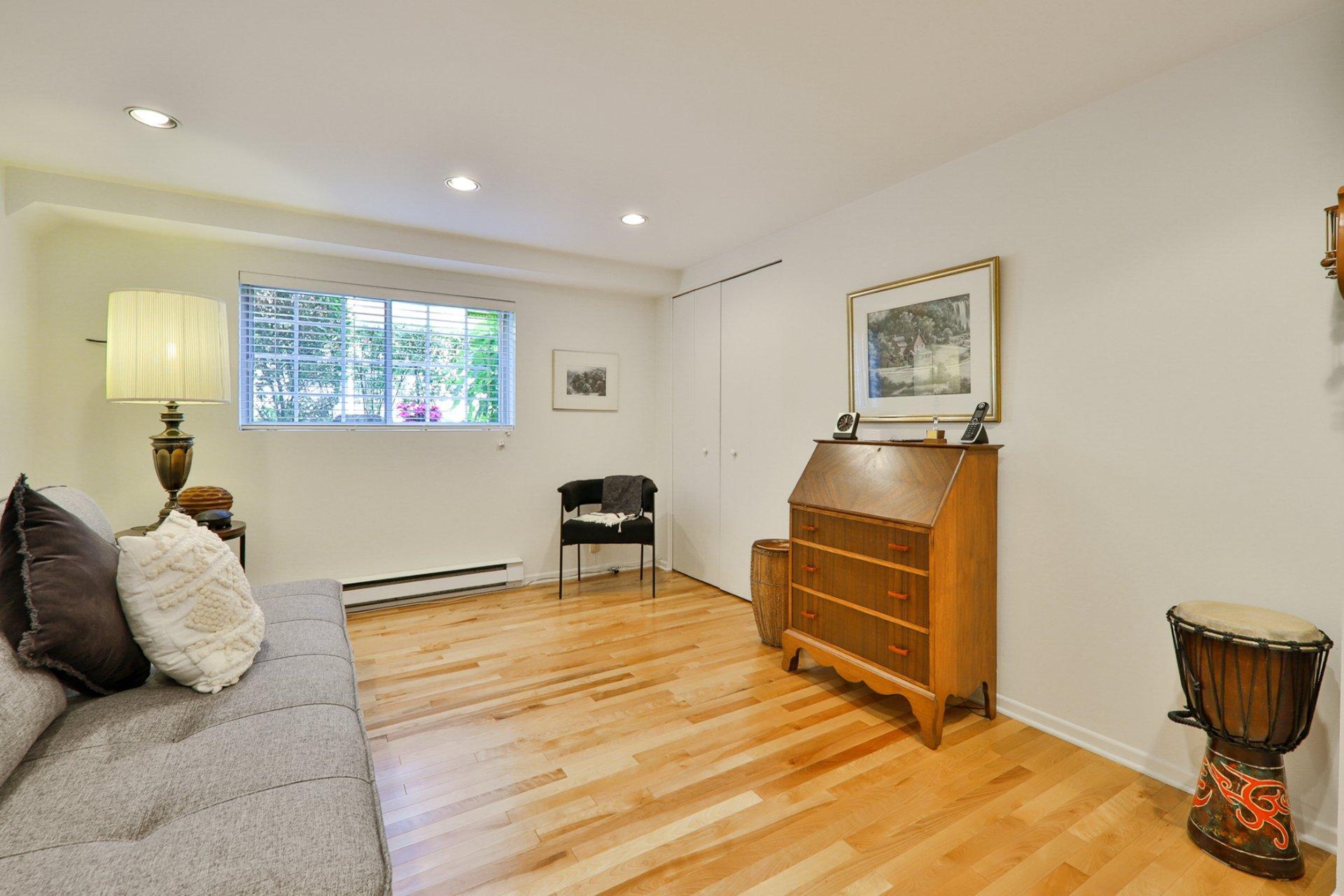 









11404


Rue Frigon

,
Montréal (Ahuntsic-Cartierville),




QC
H3M2R5

