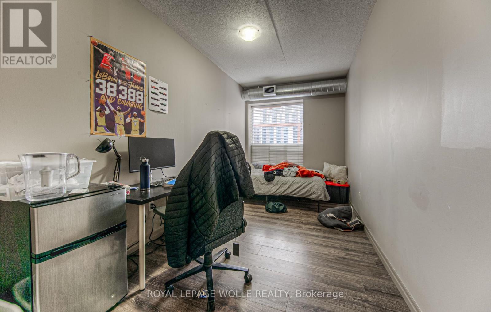 












401 - 8 HICKORY STREET W

,
Waterloo,




Ontario
N2L3H6


