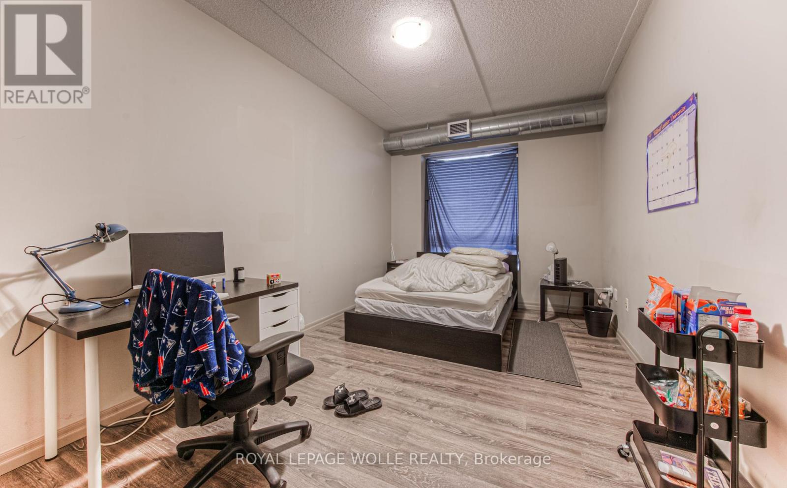 












401 - 8 HICKORY STREET W

,
Waterloo,




Ontario
N2L3H6

