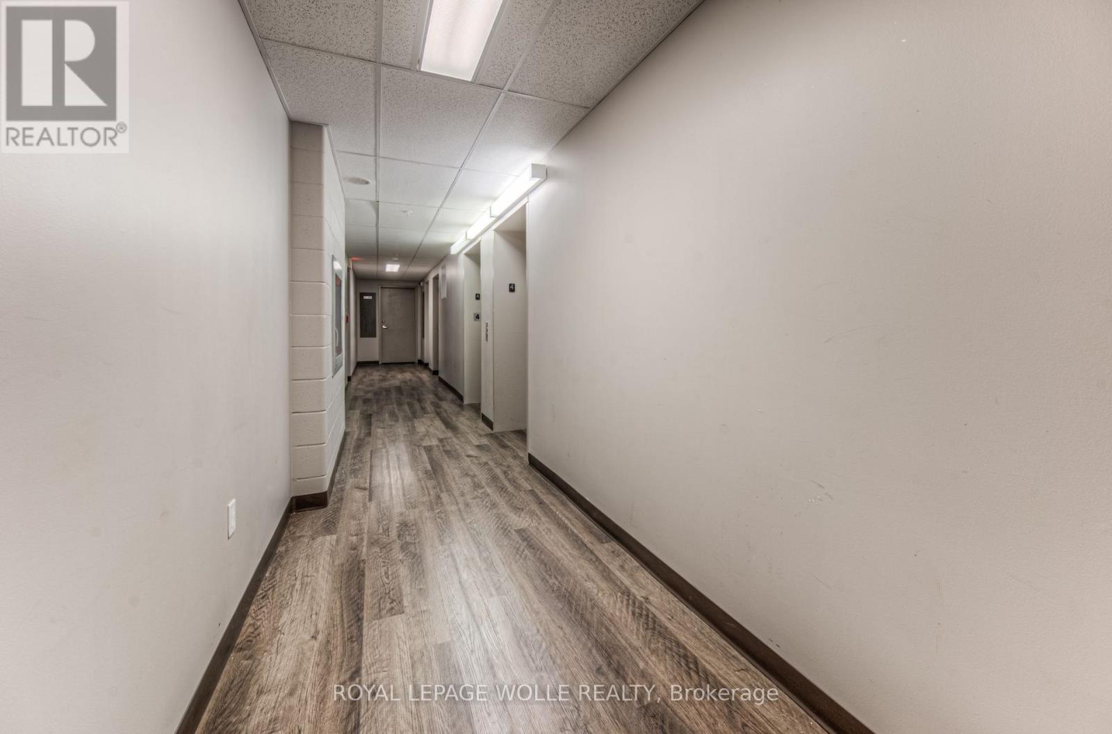 












401 - 8 HICKORY STREET W

,
Waterloo,




Ontario
N2L3H6

