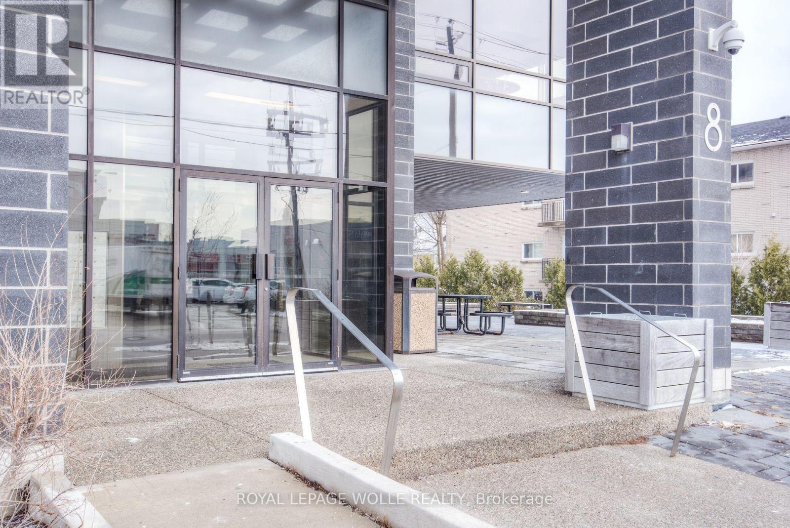 












401 - 8 HICKORY STREET W

,
Waterloo,




Ontario
N2L3H6

