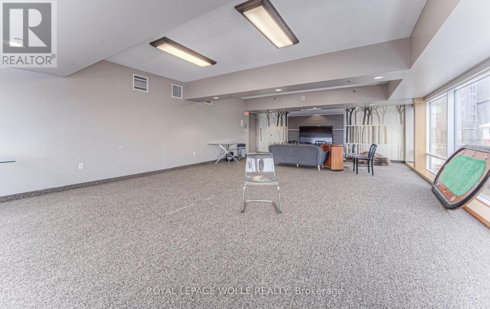 












401 - 8 HICKORY STREET W

,
Waterloo,




Ontario
N2L3H6

