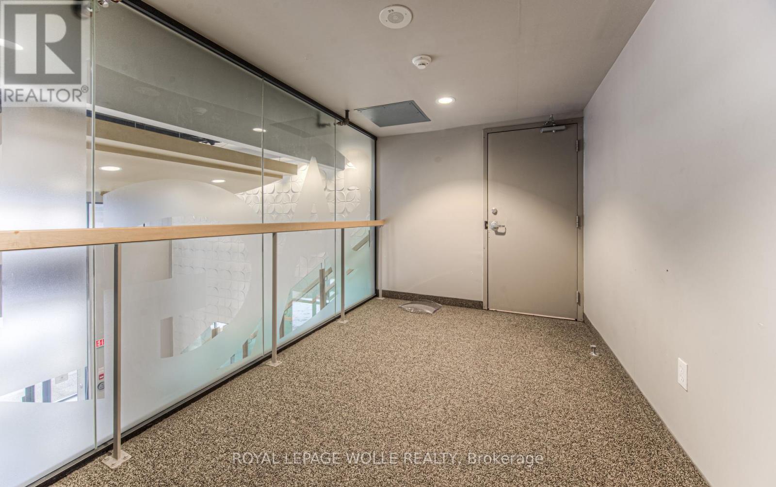 












401 - 8 HICKORY STREET W

,
Waterloo,




Ontario
N2L3H6

