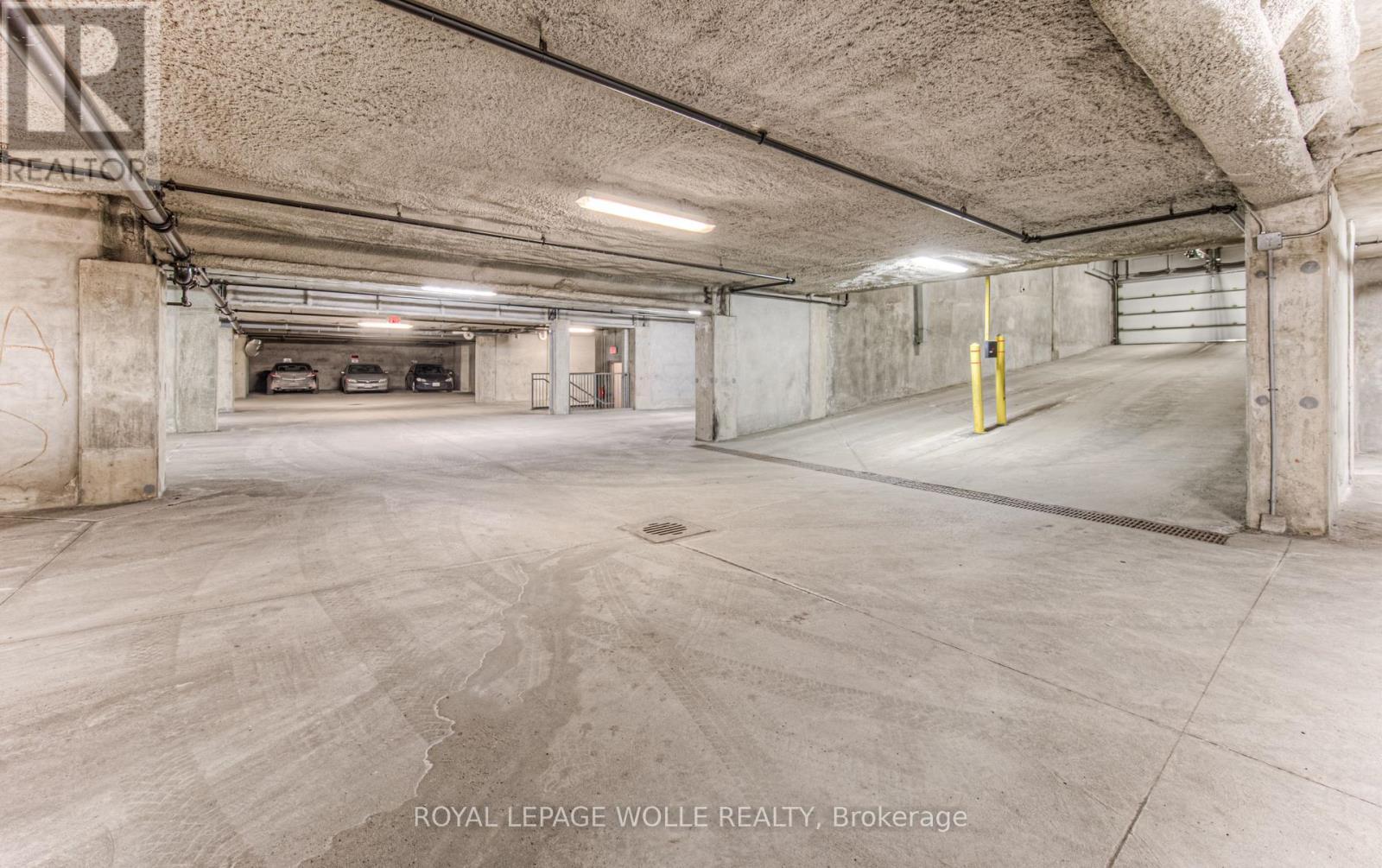 












401 - 8 HICKORY STREET W

,
Waterloo,




Ontario
N2L3H6

