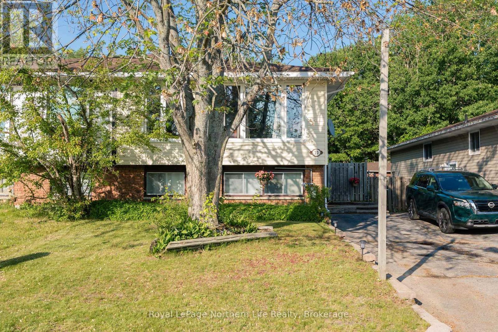 












10 MASSEY DRIVE

,
North Bay (Ferris),




Ontario
P1A3Y4

