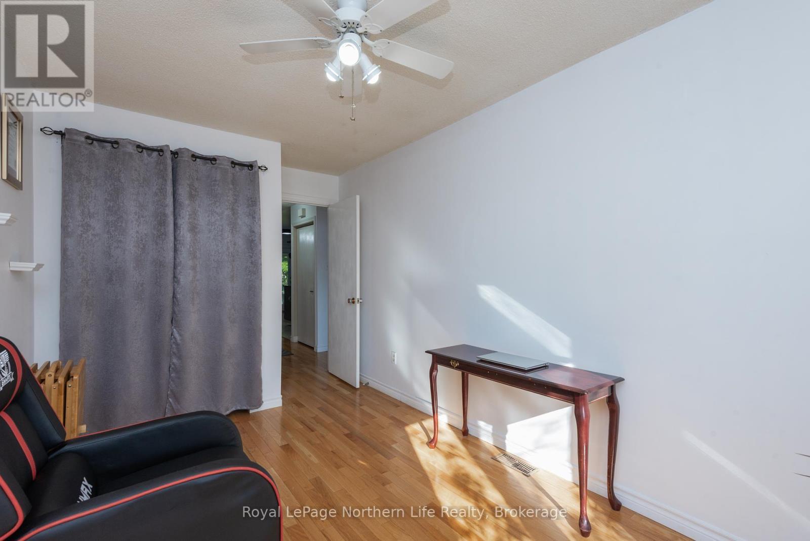 












10 MASSEY DRIVE

,
North Bay (Ferris),




Ontario
P1A3Y4

