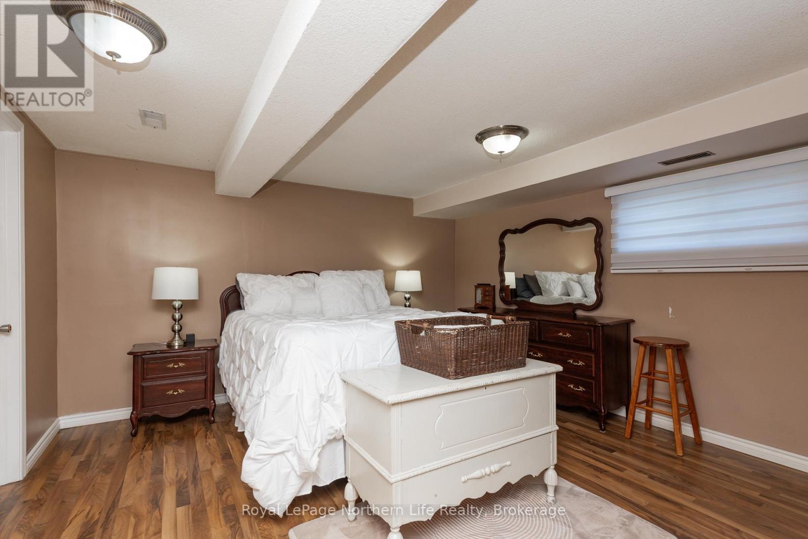 












10 MASSEY DRIVE

,
North Bay (Ferris),




Ontario
P1A3Y4

