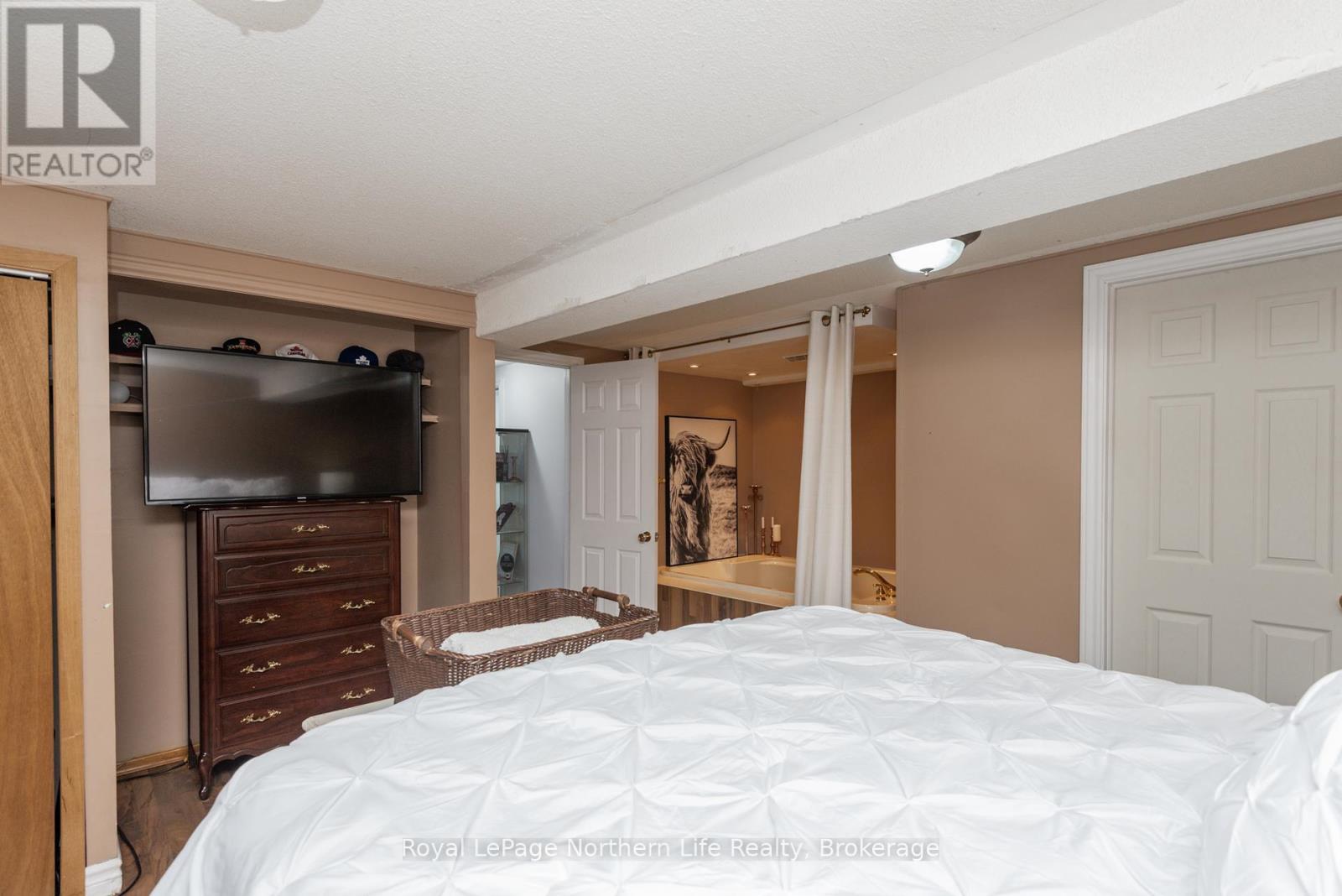 












10 MASSEY DRIVE

,
North Bay (Ferris),




Ontario
P1A3Y4

