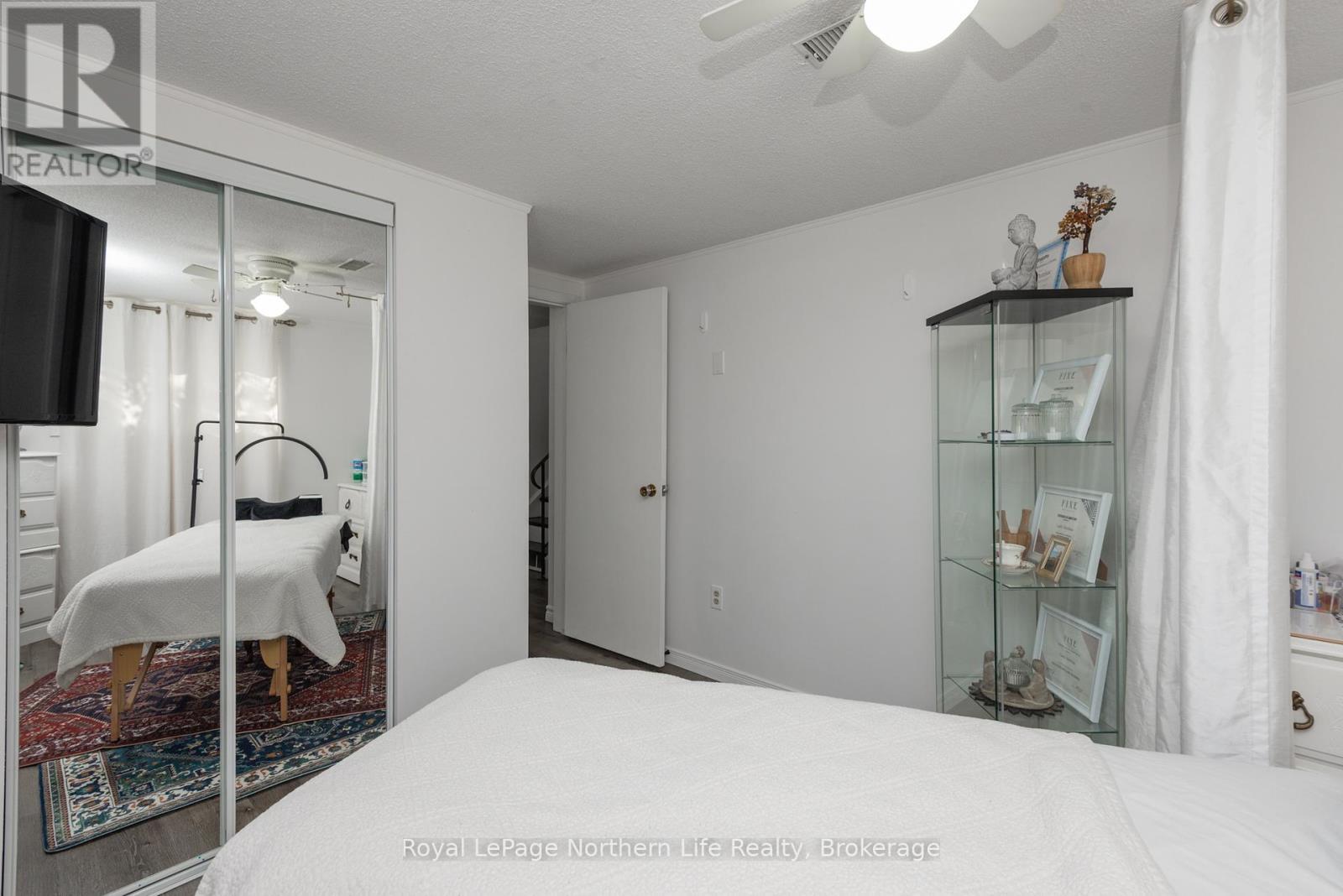 












10 MASSEY DRIVE

,
North Bay (Ferris),




Ontario
P1A3Y4

