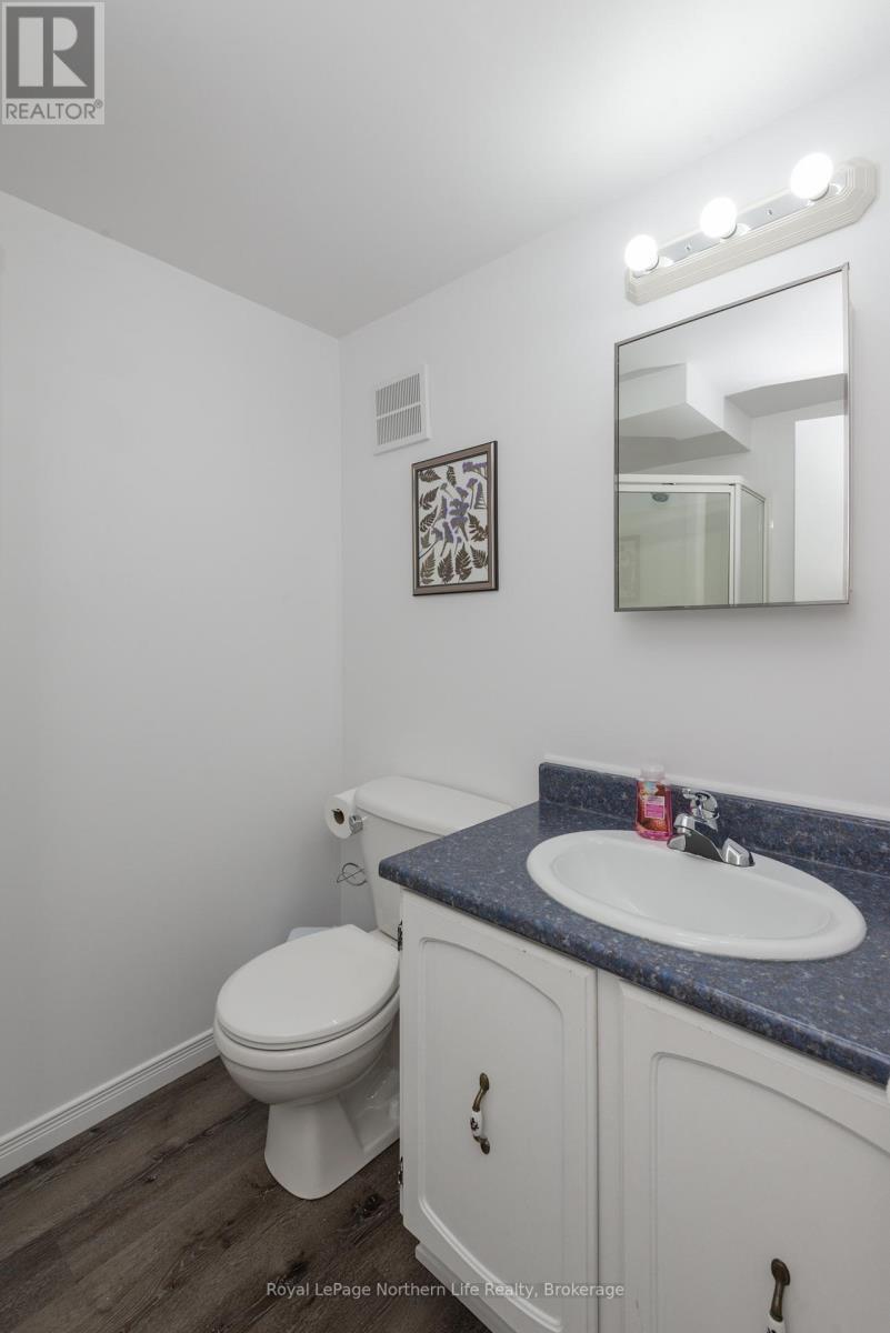 












10 MASSEY DRIVE

,
North Bay (Ferris),




Ontario
P1A3Y4

