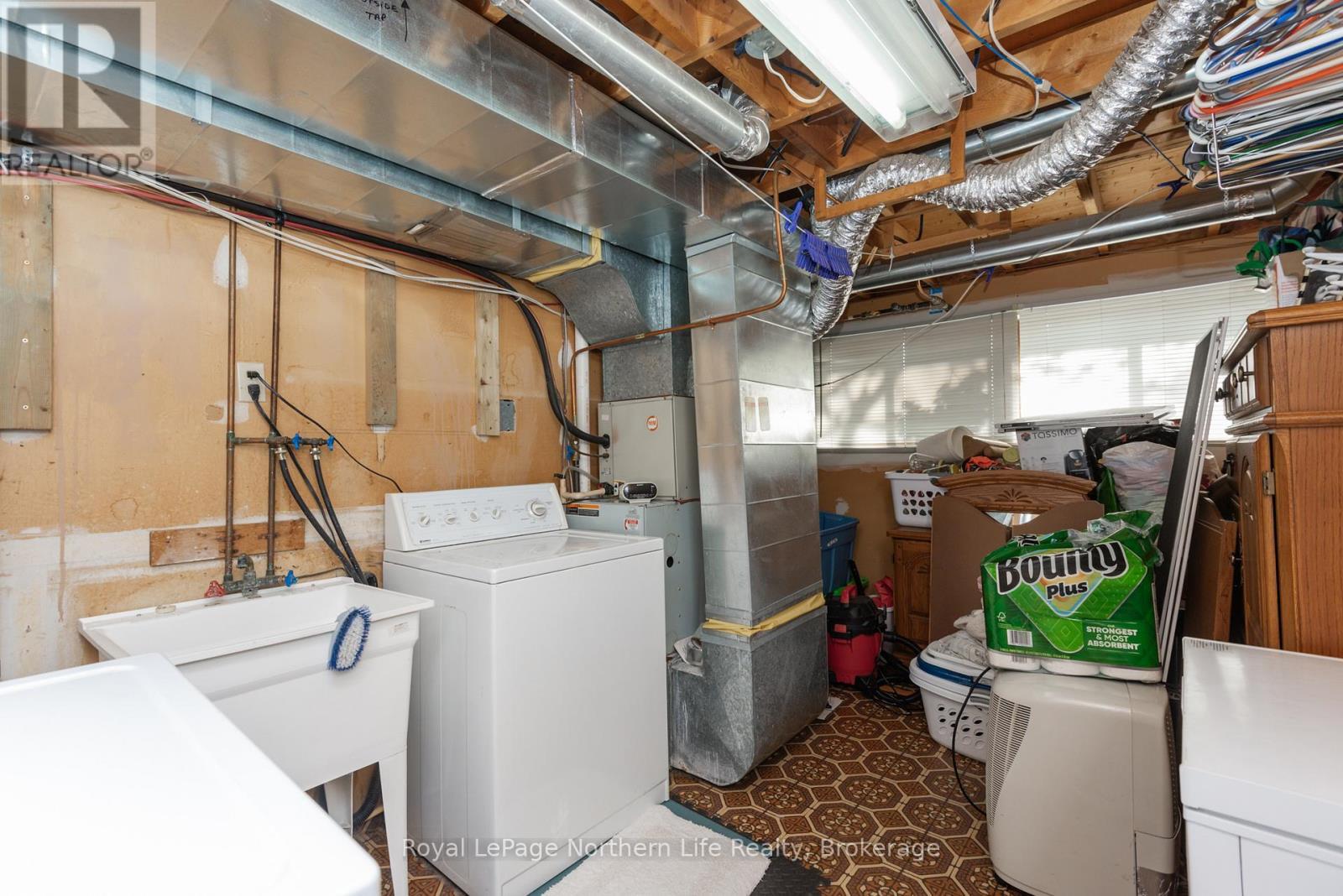 












10 MASSEY DRIVE

,
North Bay (Ferris),




Ontario
P1A3Y4

