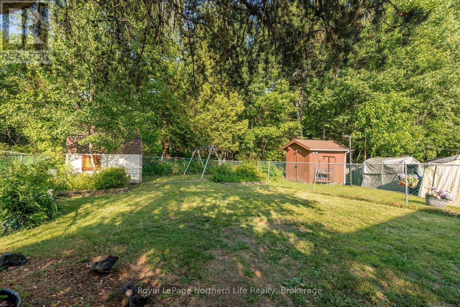 












10 MASSEY DRIVE

,
North Bay (Ferris),




Ontario
P1A3Y4


