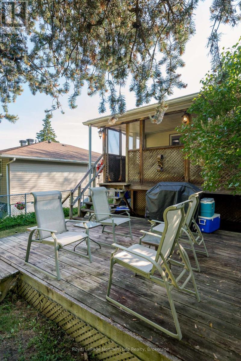 












10 MASSEY DRIVE

,
North Bay (Ferris),




Ontario
P1A3Y4


