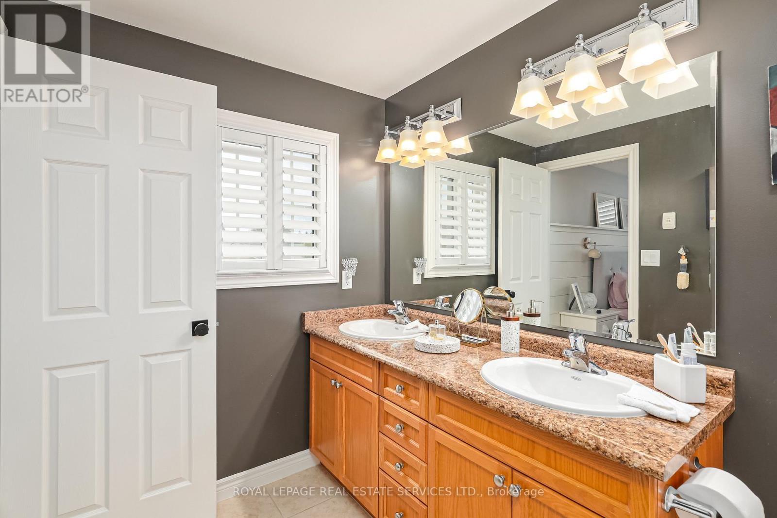 












78 CONNOR AVENUE

,
Collingwood,




Ontario
L9Y5L2

