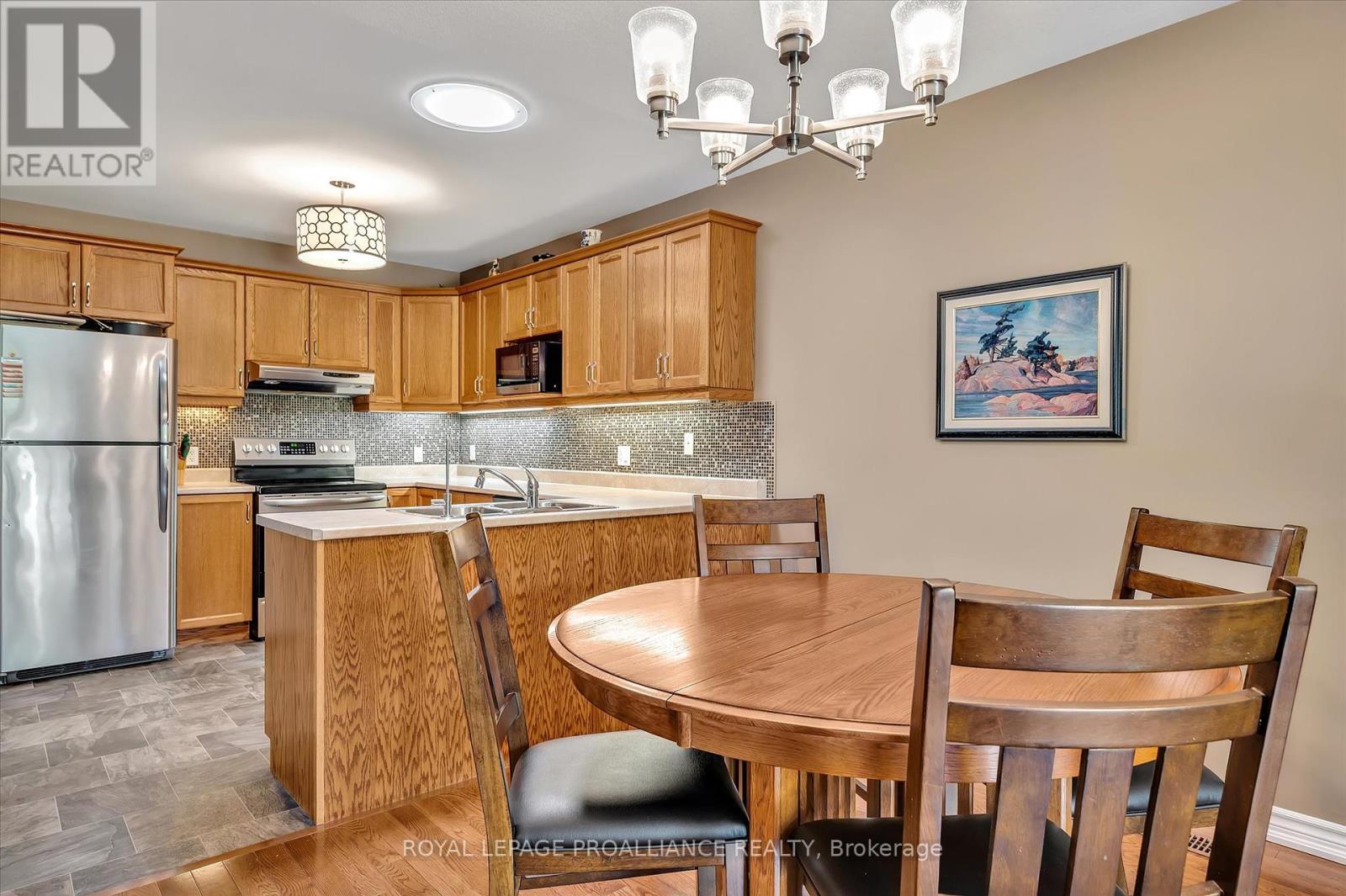 












141 VILLAGE CRESCENT

,
Peterborough West (South),




Ontario
K9J0A9

