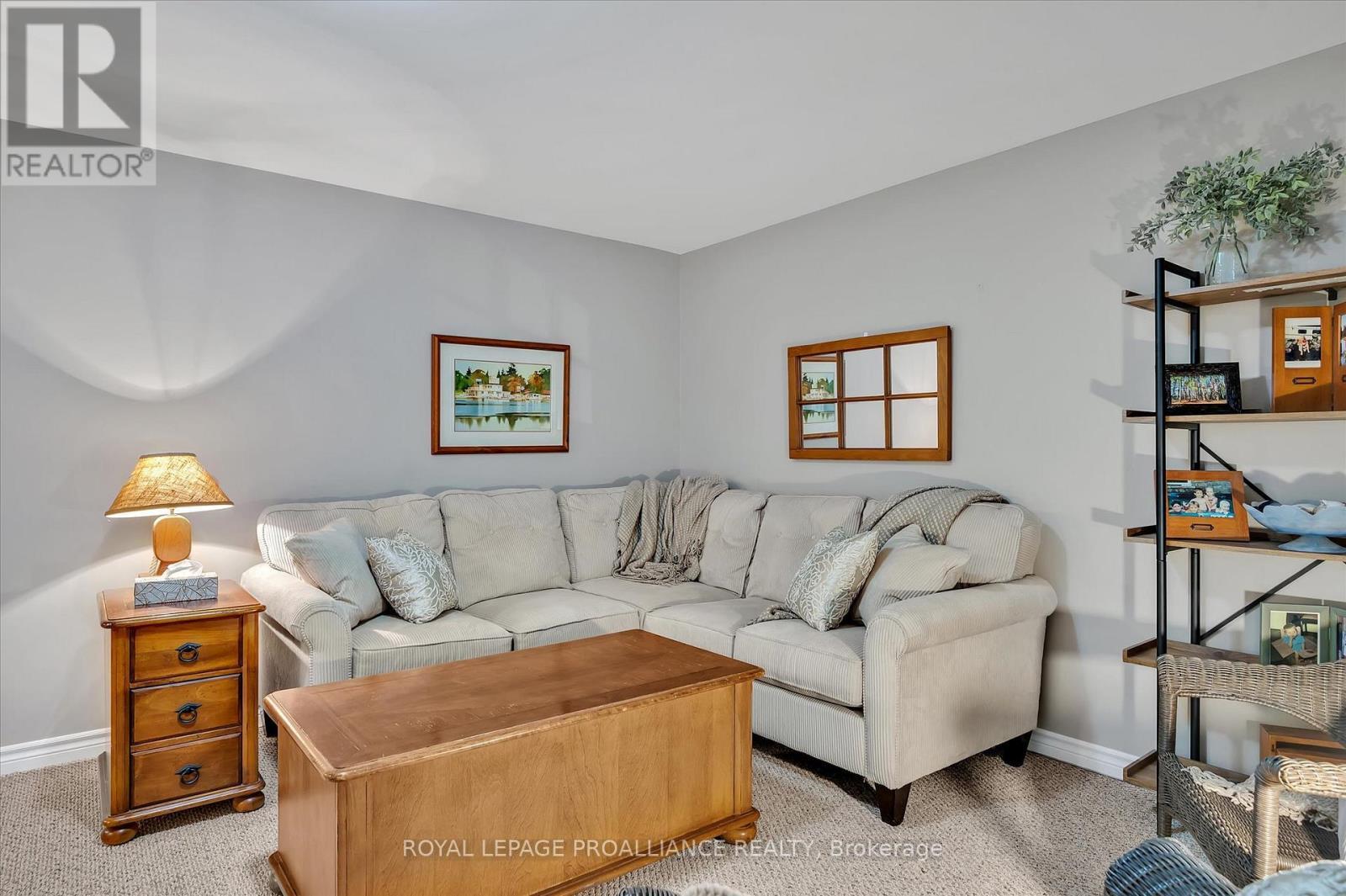 












141 VILLAGE CRESCENT

,
Peterborough West (South),




Ontario
K9J0A9

