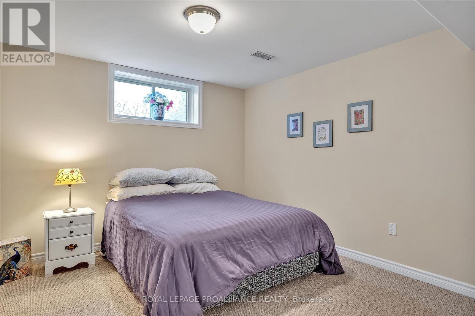 












141 VILLAGE CRESCENT

,
Peterborough West (South),




Ontario
K9J0A9

