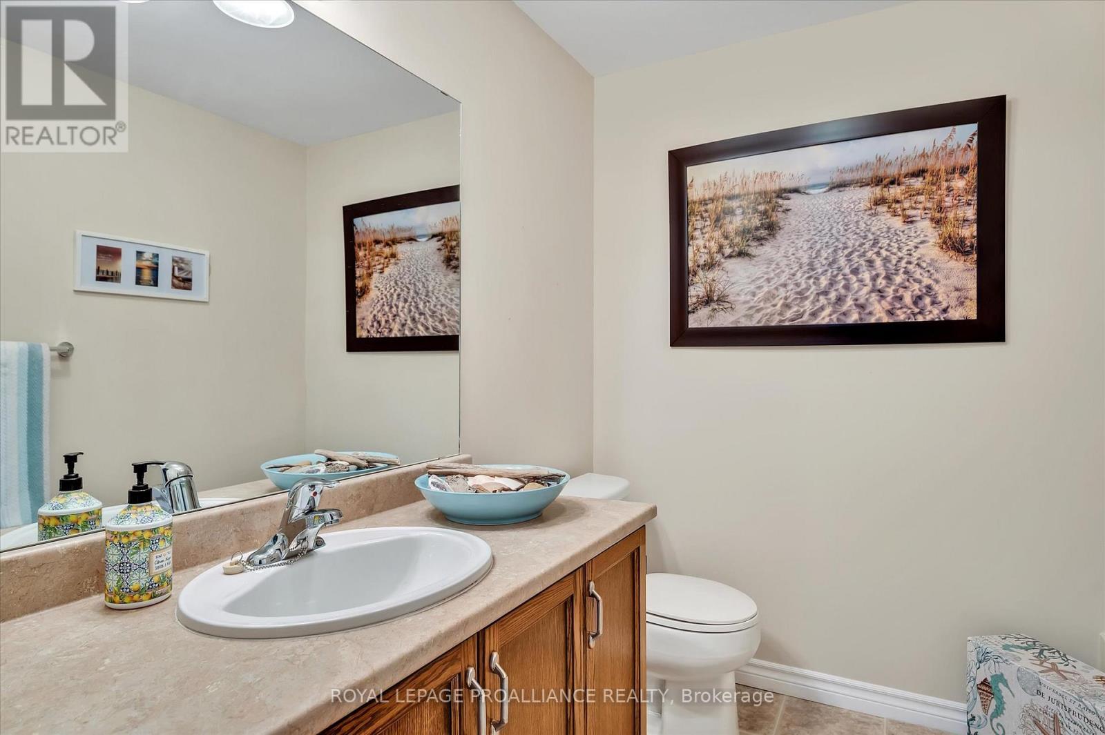 












141 VILLAGE CRESCENT

,
Peterborough West (South),




Ontario
K9J0A9

