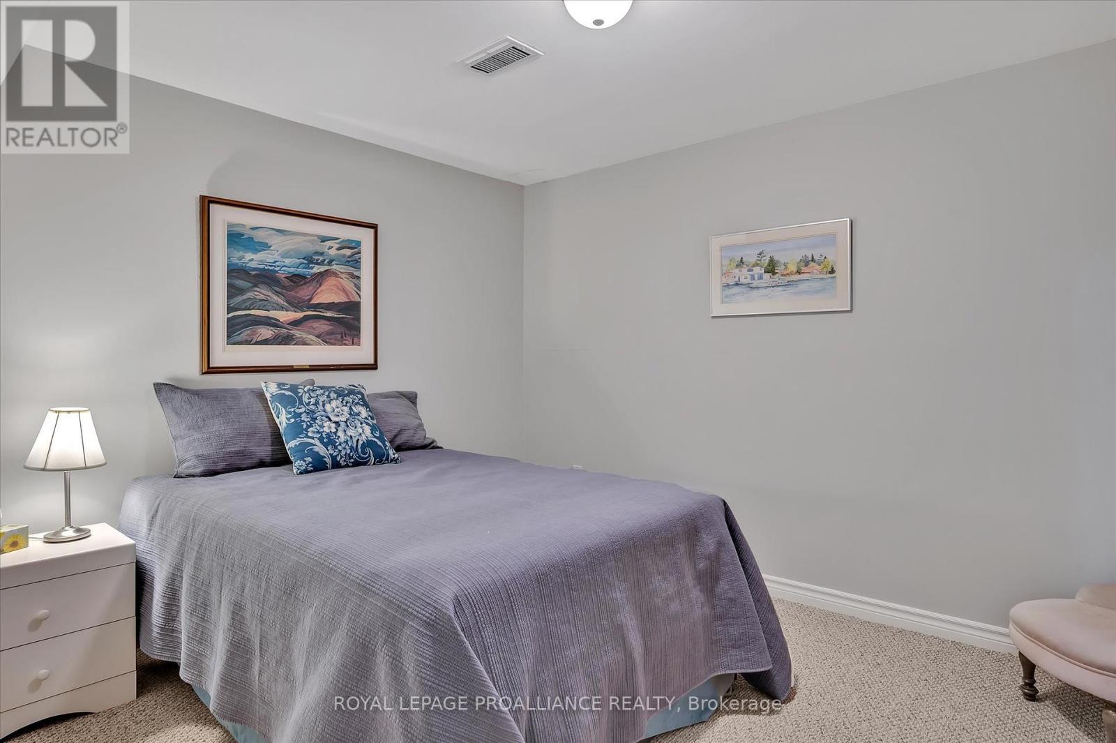 












141 VILLAGE CRESCENT

,
Peterborough West (South),




Ontario
K9J0A9

