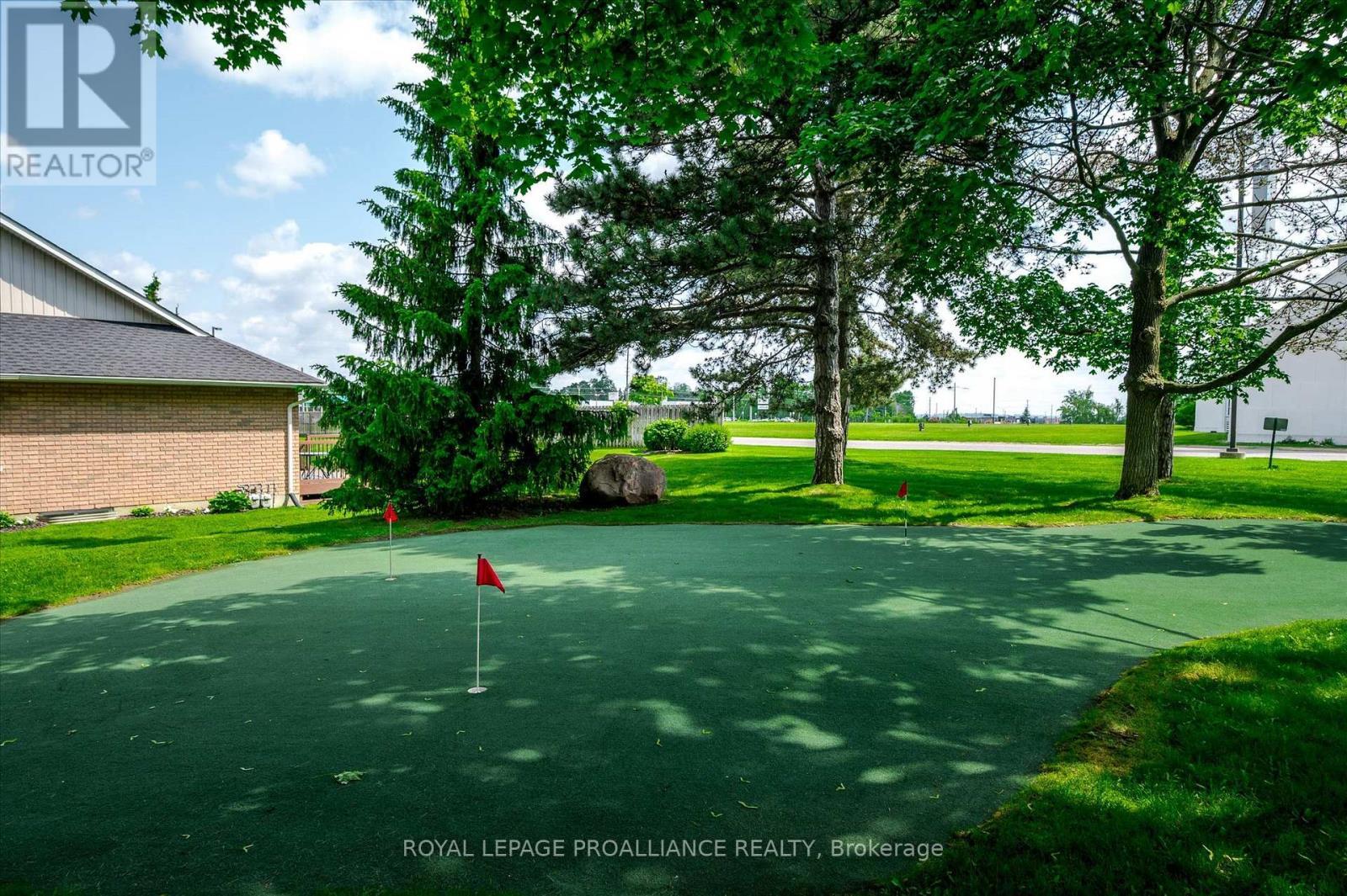 












141 VILLAGE CRESCENT

,
Peterborough West (South),




Ontario
K9J0A9

