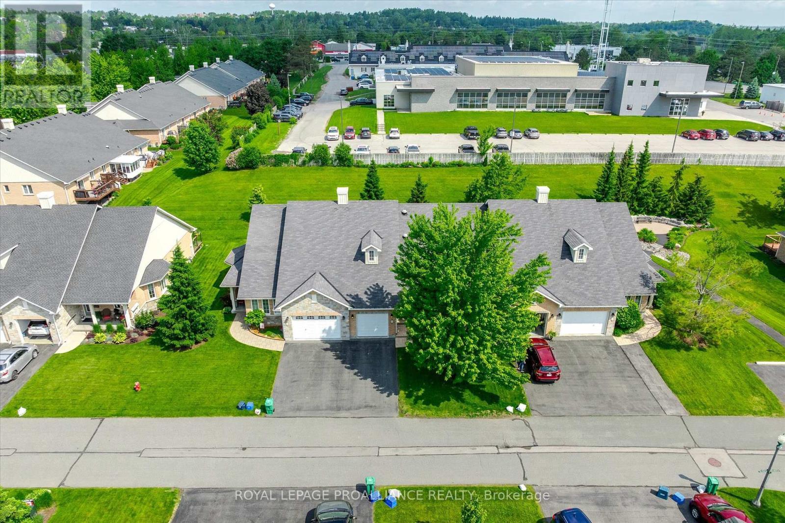 












141 VILLAGE CRESCENT

,
Peterborough West (South),




Ontario
K9J0A9

