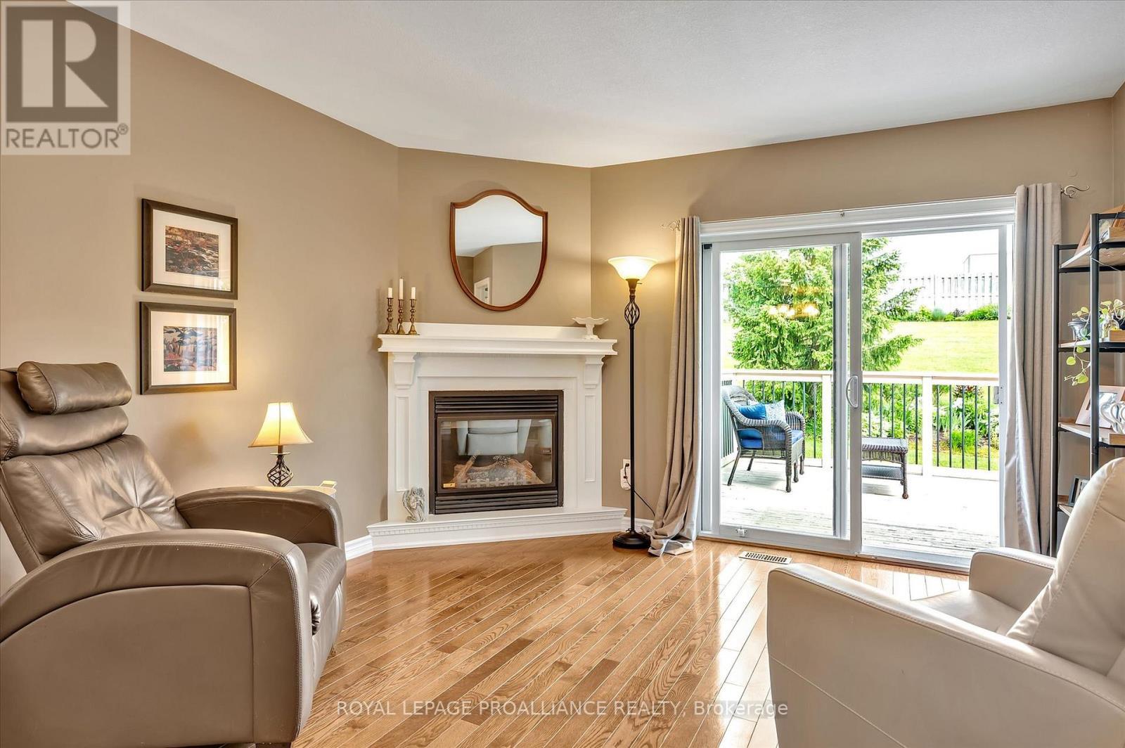 












141 VILLAGE CRESCENT

,
Peterborough West (South),




Ontario
K9J0A9

