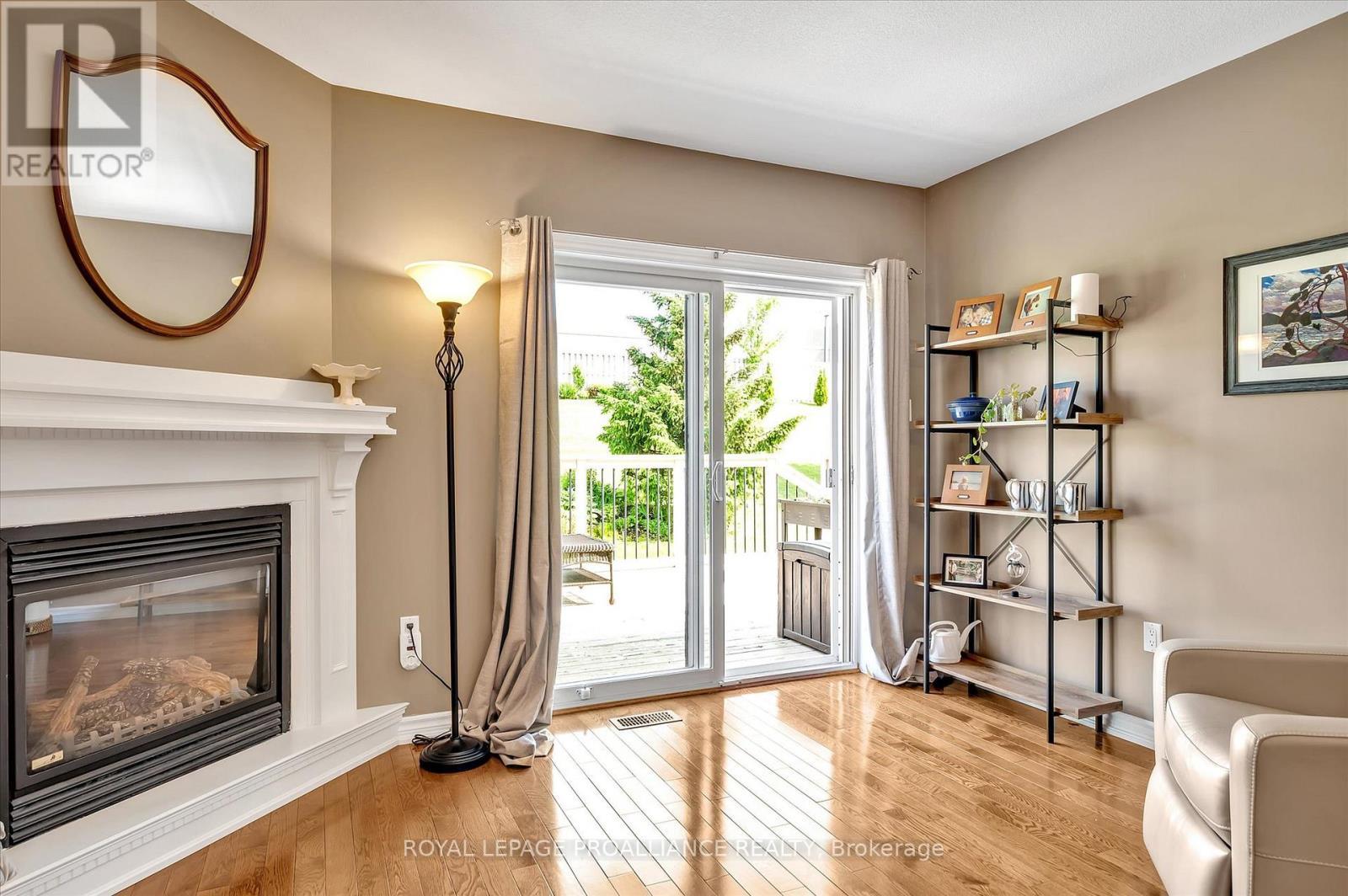 












141 VILLAGE CRESCENT

,
Peterborough West (South),




Ontario
K9J0A9

